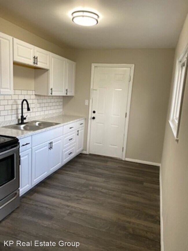 Building Photo - 3 br, 1 bath House - 2977 Fairwood Ave