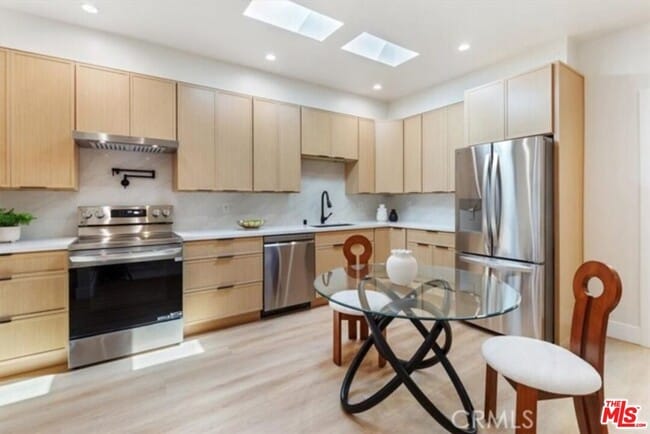 Building Photo - 22450 Dolorosa St