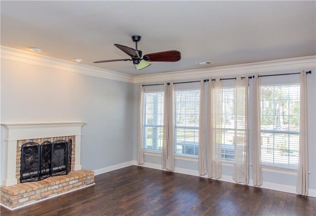 Building Photo - 118 Fox Run Dr