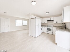 Building Photo - 5424 Ninth Ave