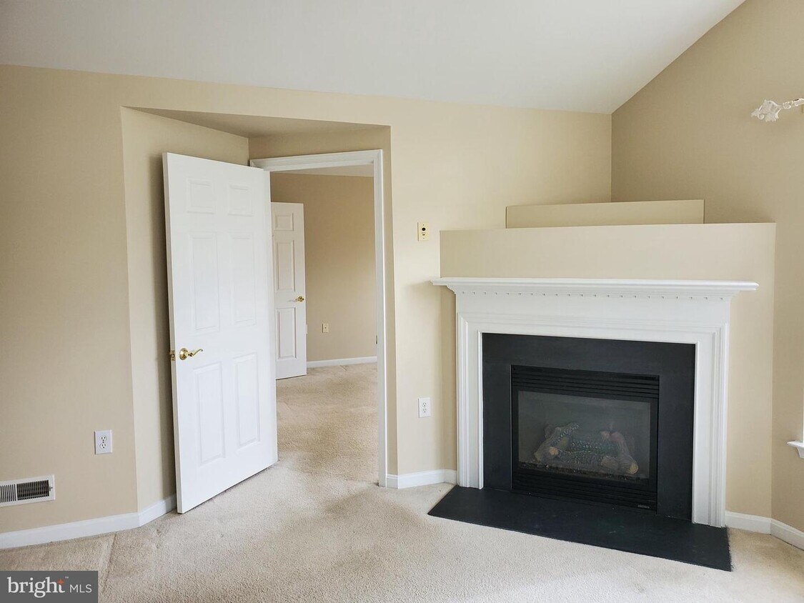Foto principal - 32 Chandler Ct