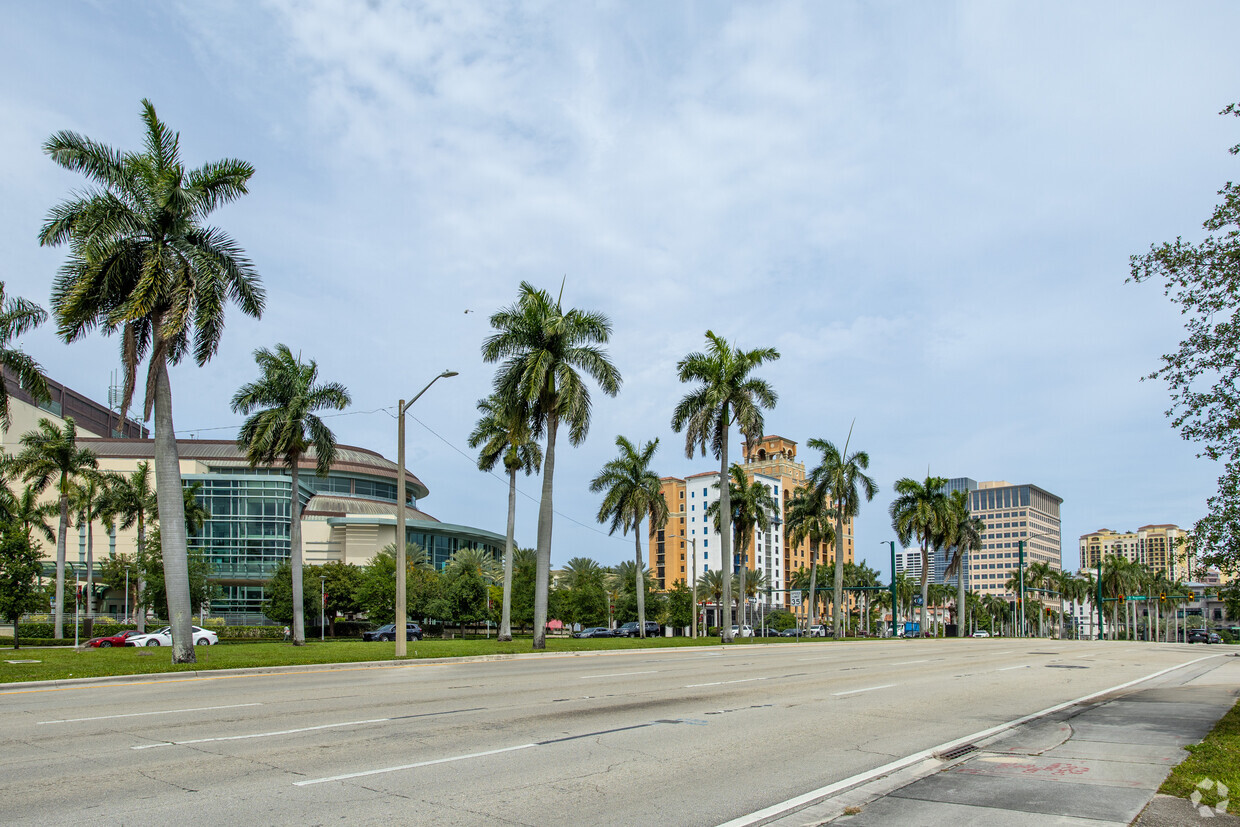 Building Photo - Tower Condominium at Cityplace