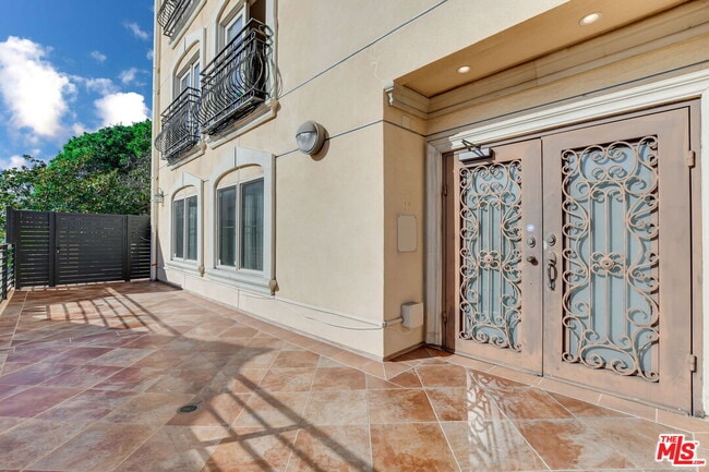 Building Photo - 918 S Wooster St