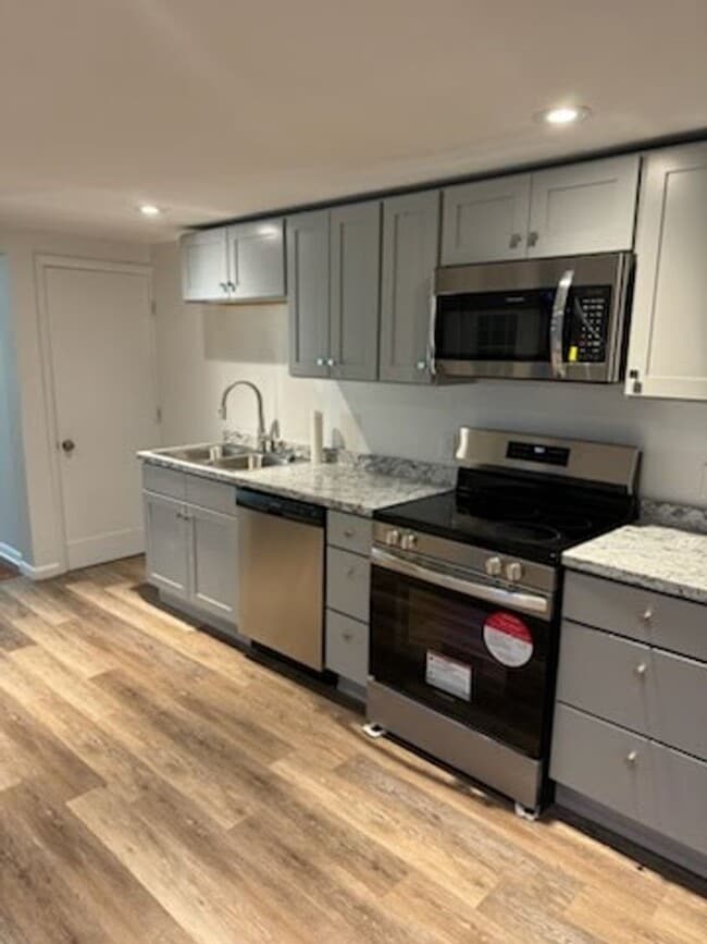 Foto del edificio - AVAILABLE NOW! Economical home with wood floors, Palisades Schools, laundry, gas heat