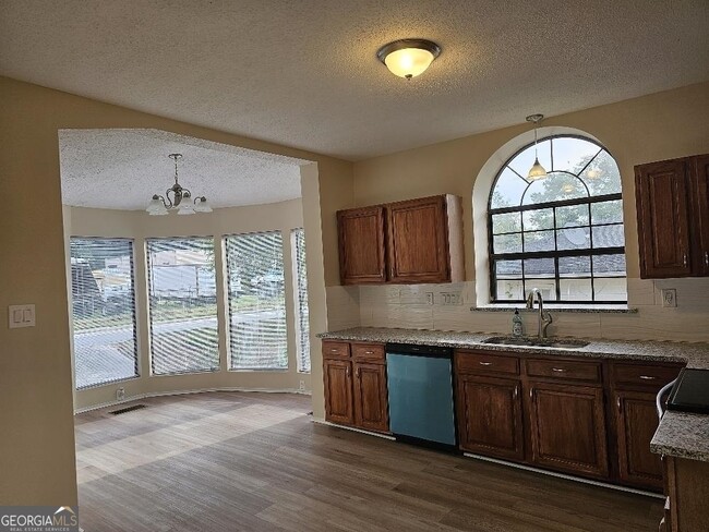 Building Photo - 5215 Springdale Rd