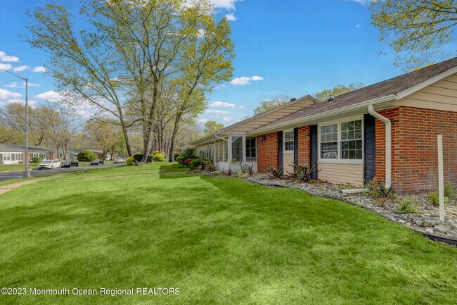 Building Photo - 111D Edinburgh Ln