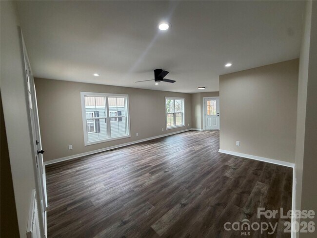 Foto del edificio - 620 W Bell St