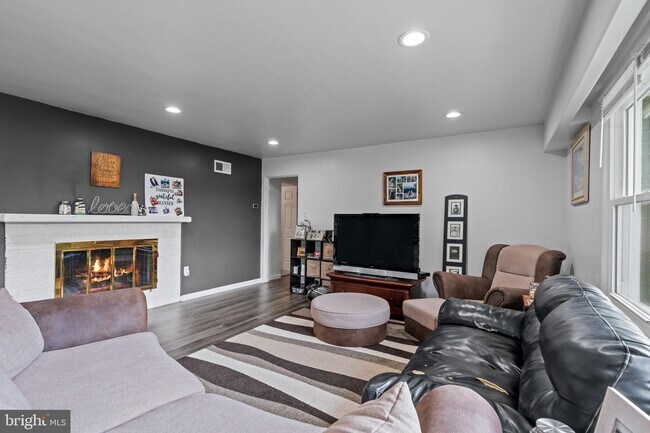 Foto del edificio - 1758 Clover Ln