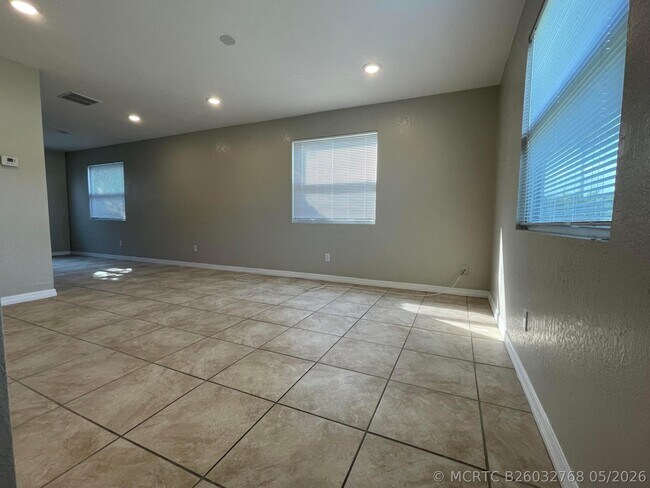 Building Photo - 2880 Harson Way