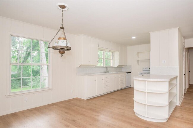 Foto del edificio - 1730 Mahon Ave