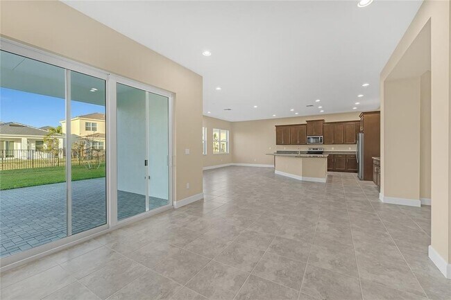 Foto del edificio - 14941 RedCove Pl