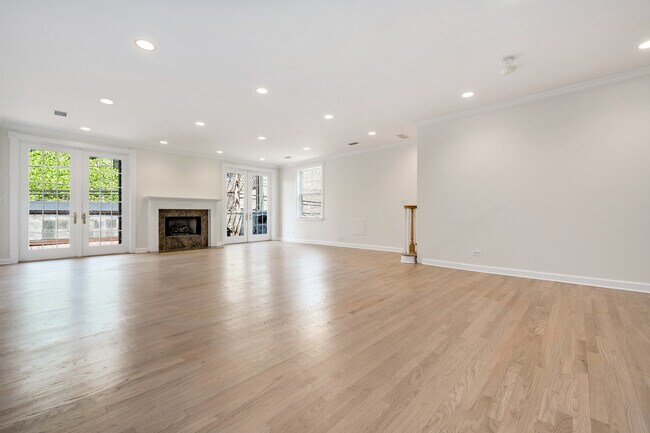 Foto del edificio - 908 W Armitage Ave