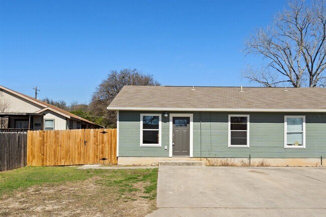 Building Photo - 1204 Hillyer St