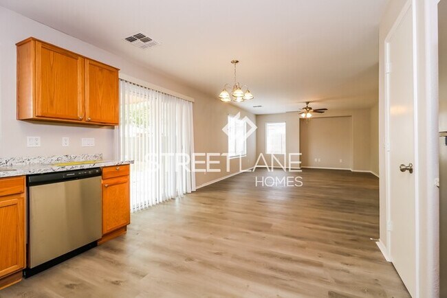 Building Photo - REDUCED!