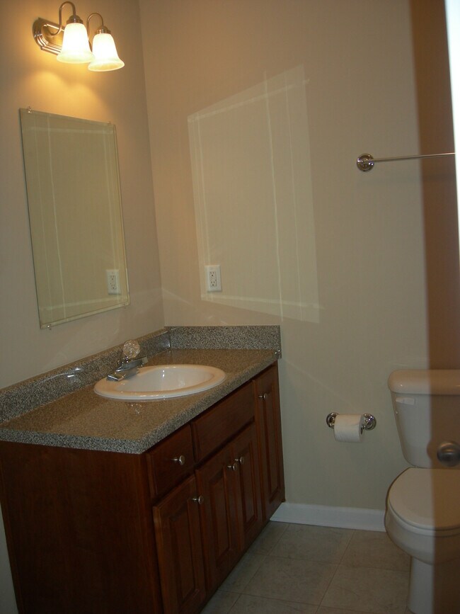 Building Photo - 137 Zachary Dr