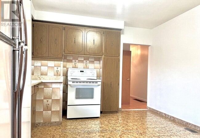 Building Photo - 79 Combermere Dr