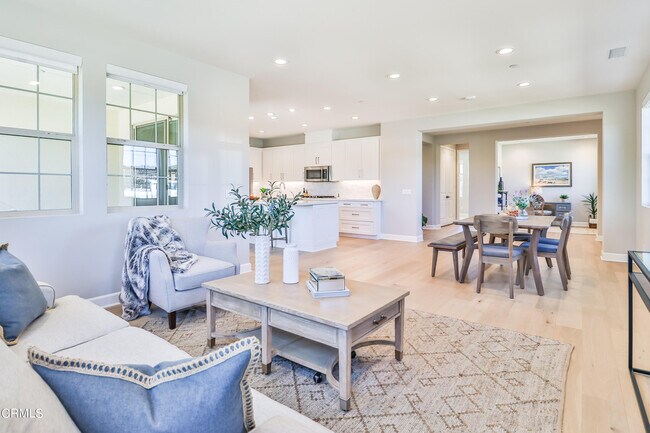 Building Photo - 2498 Cherry Tree Dr