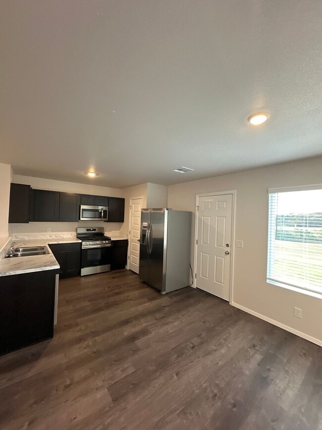 Building Photo - Newer 3-Bed, 2-Bath Home in Claremore — Modern Comfort & Style Designed for You
