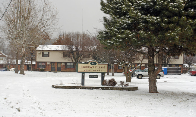 Foto del edificio - Lawrence Village