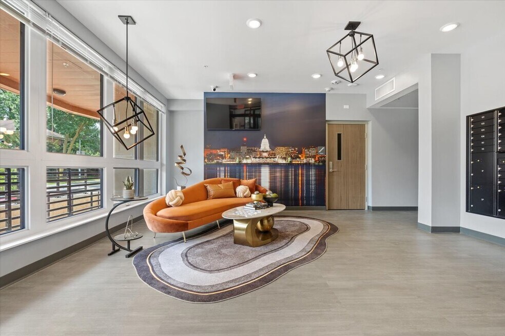 402 W Wilson Street