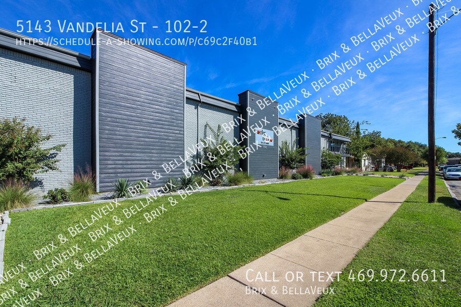 Building Photo - Brix: 1-Bedroom with a Private Backyard Pa...