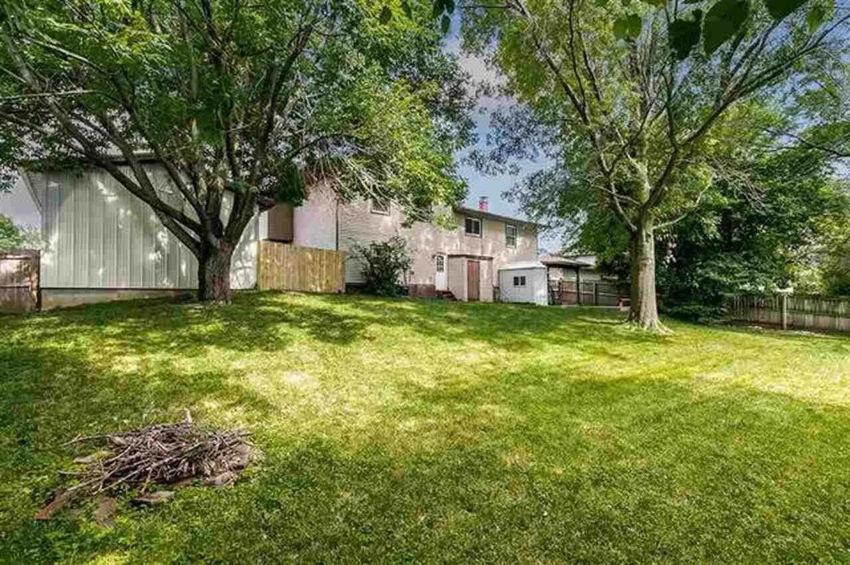 Foto del edificio - 1429 Valley View Dr