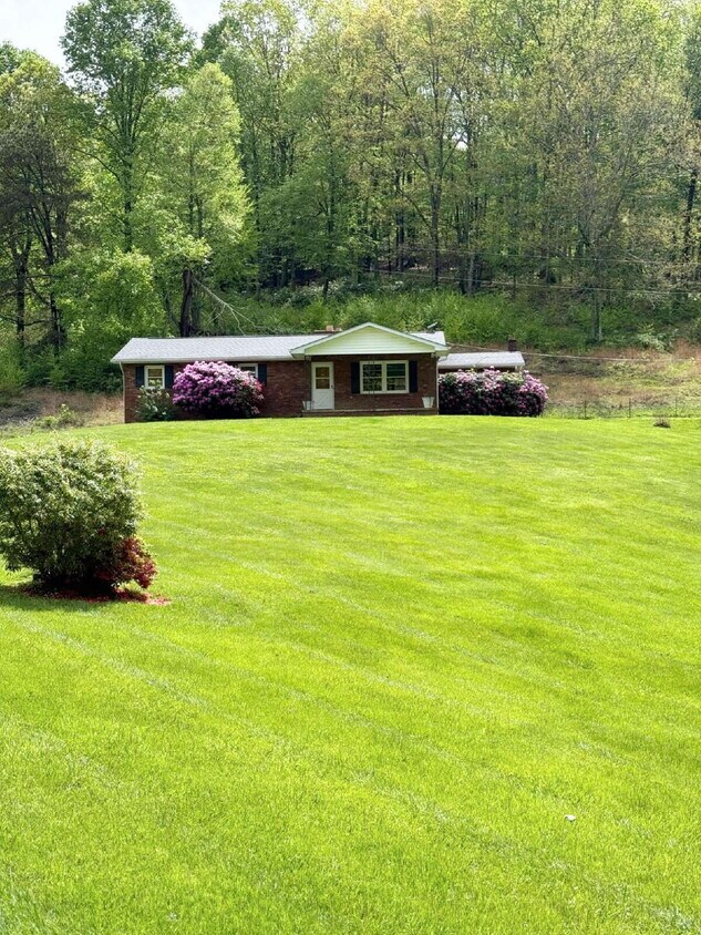 Foto principal - CANTON- 3 Bedroom/Bonus Rooms/Large Yard, ...