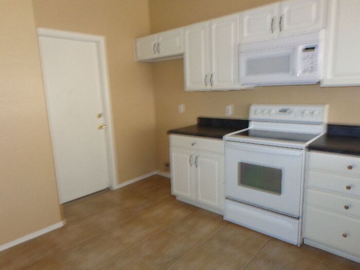 Primary Photo - 3 bedroom 2.5 Bath in East Mesa
