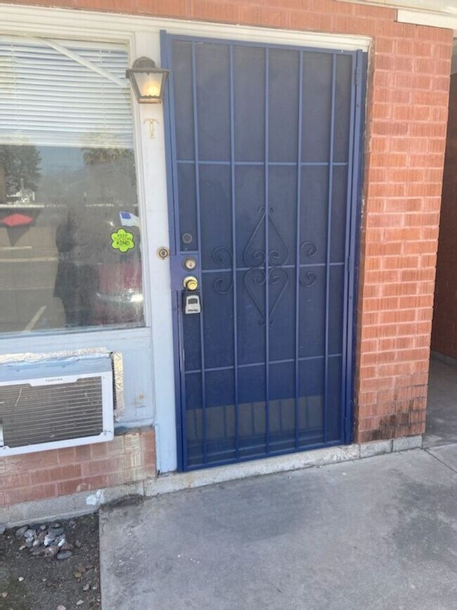 Foto del edificio - 1350 N Craycroft Rd