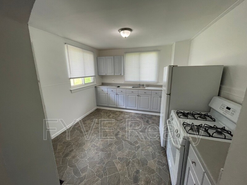 Foto principal - 1927 Lithgow Ave