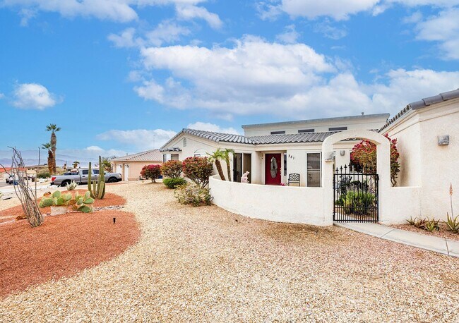 Foto del edificio - Long Term 4 Bedroom Rental with a Beautifu...