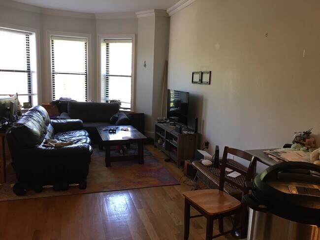 Foto del edificio - 1089 Beacon St