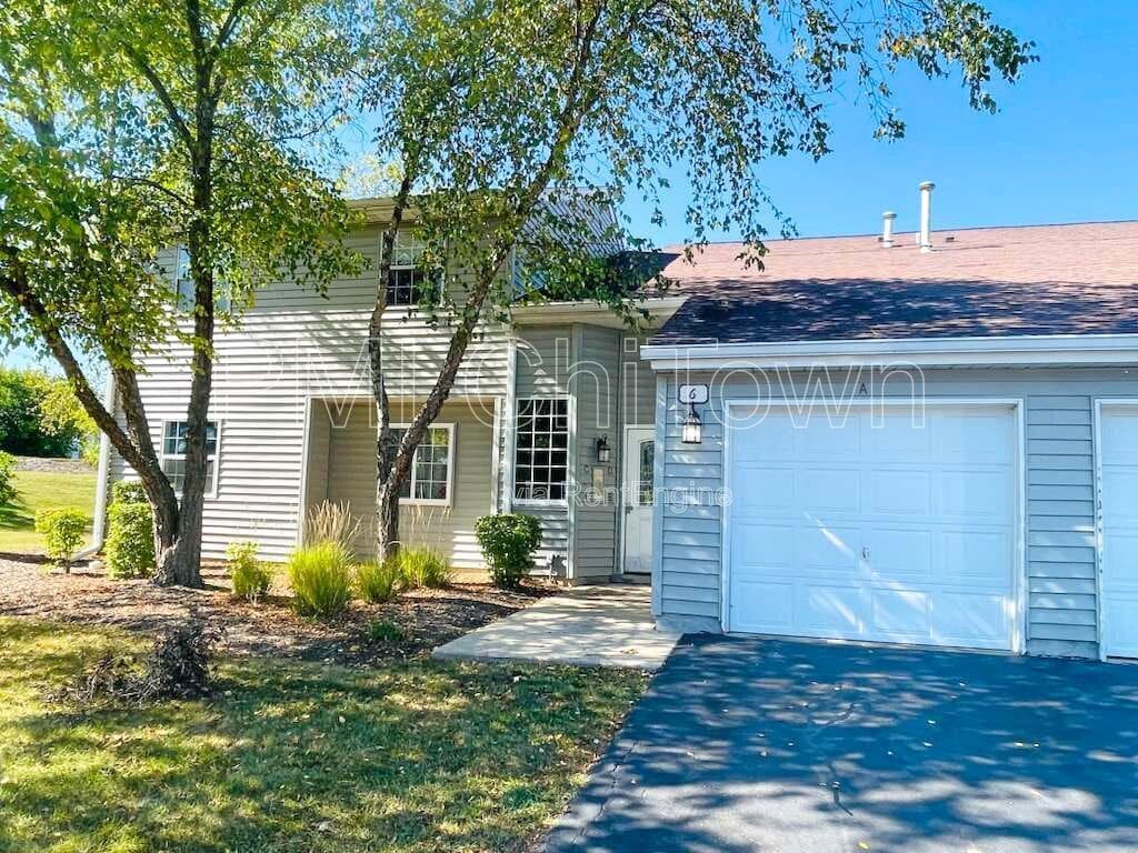 Primary Photo - 6 N Victoria Ln