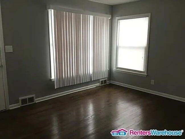 Building Photo - Single Family House for rent, Available NOW
