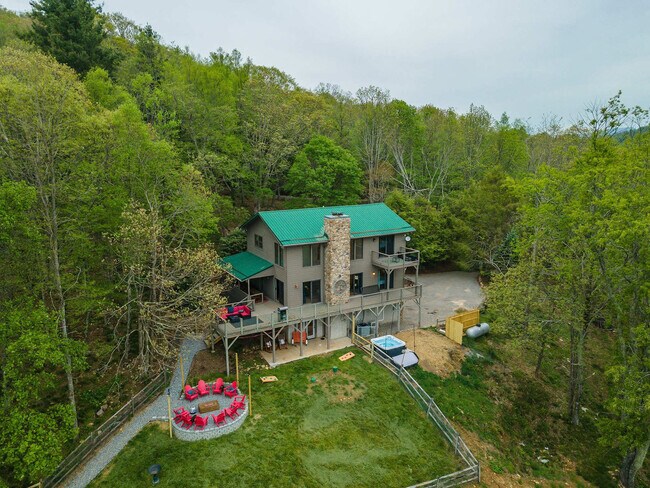 Foto del edificio - 36 Randall Dr