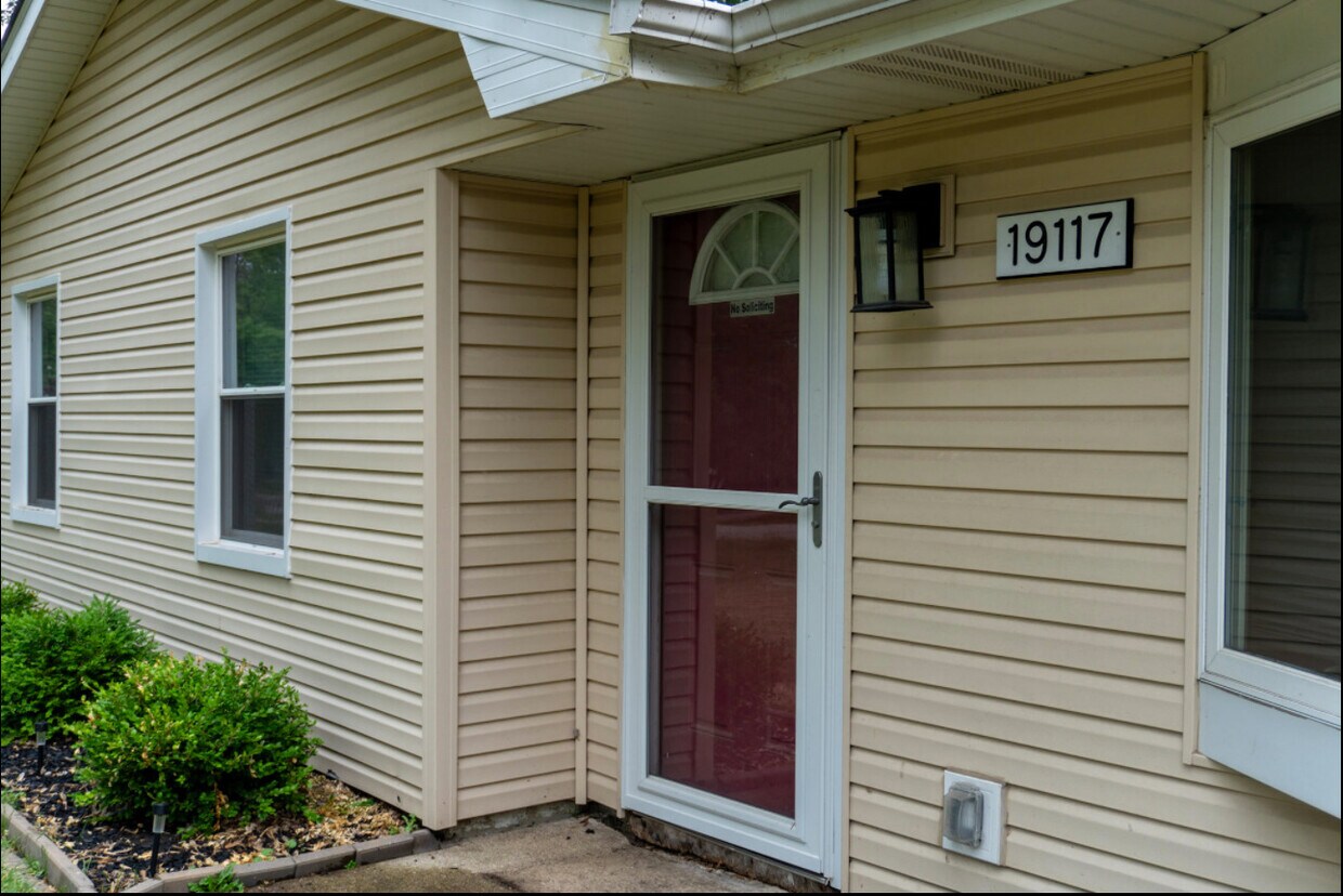 Foto principal - 19117 Jacquie Ave