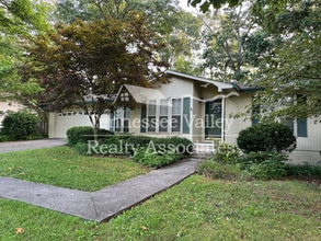 Building Photo - 1622 Colonade Rd