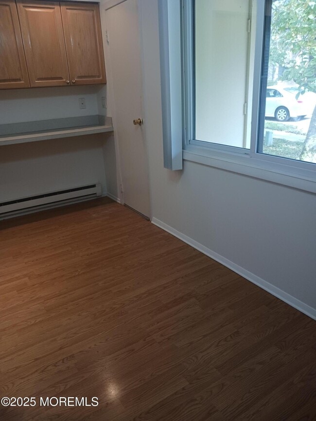 Building Photo - 176 Amberly Dr
