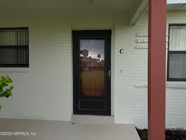 Building Photo - 195 Cardinal Dr