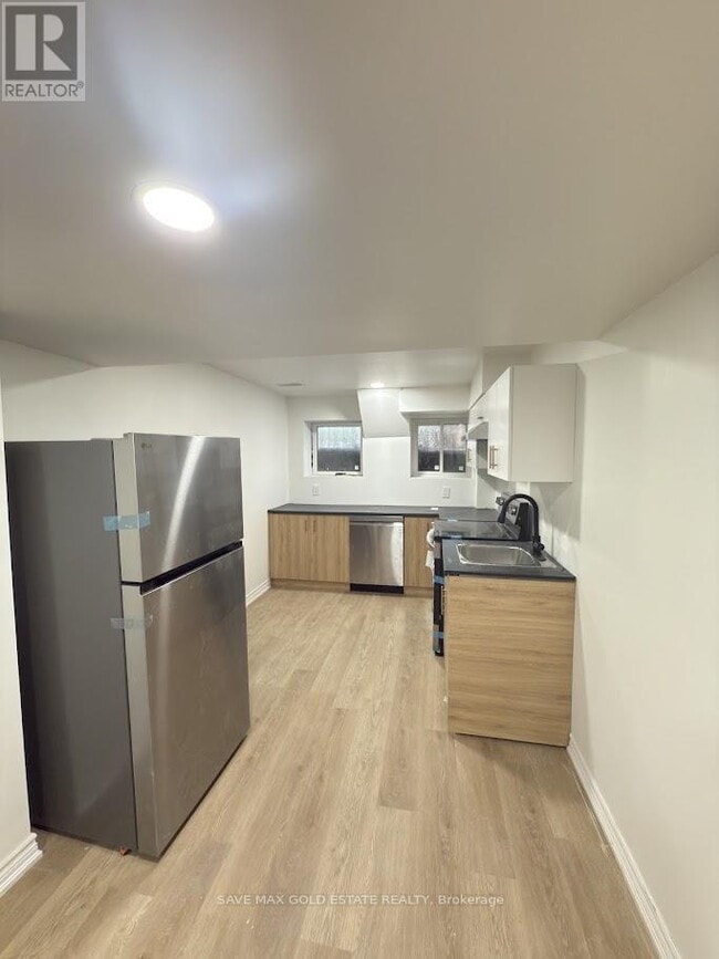 Building Photo - 7063 Black Walnut Trail