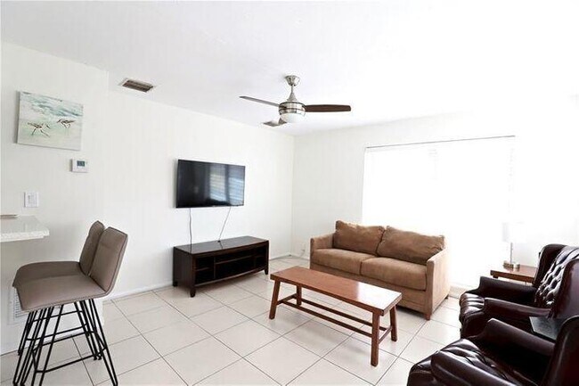 Building Photo - 1130 SW 29th St