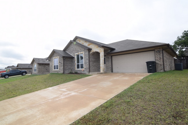 Building Photo - 6501 Morganite Ln