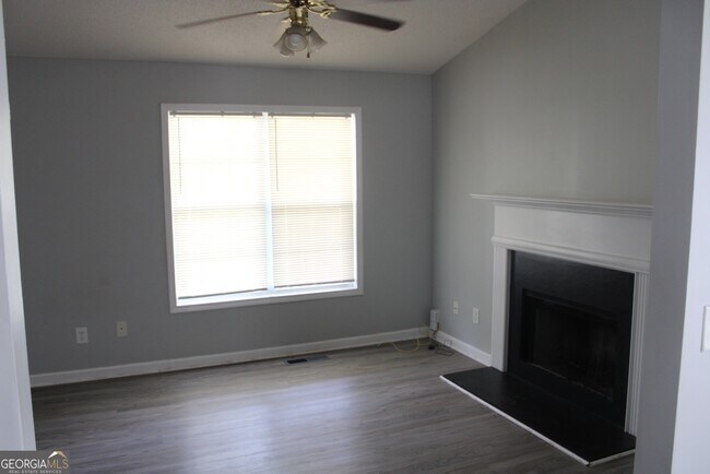 Building Photo - 303 Gun Range Rd