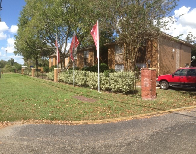 Building 1 Entrance - 4011 Galveston Rd