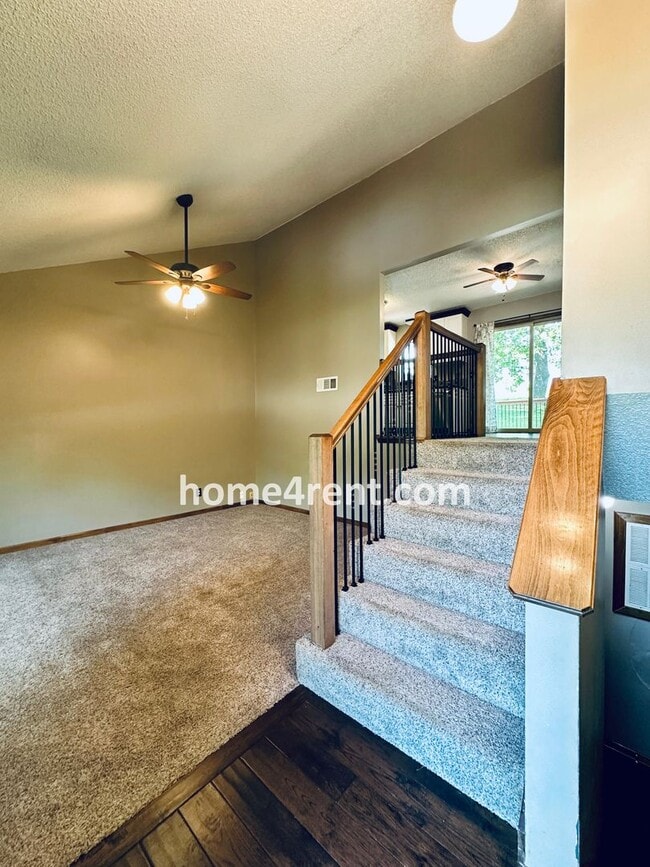Building Photo - Spacious Liberty Home w/ an Updated Kitche...