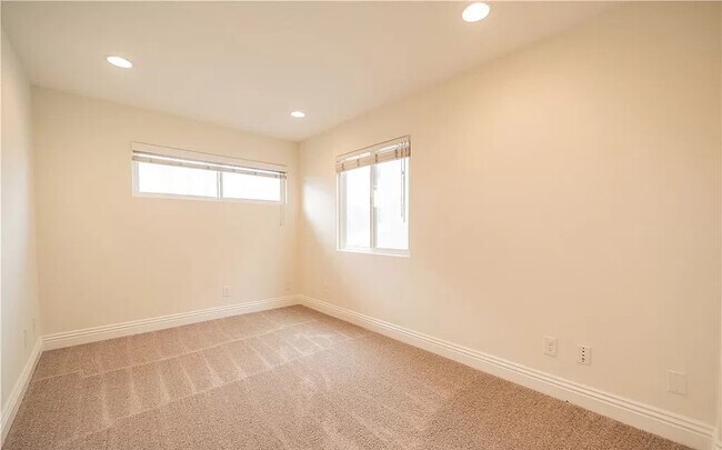 Building Photo - 919 Alabama St