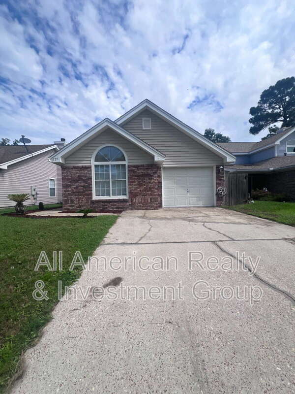 Building Photo - 1721 Colonial Ct