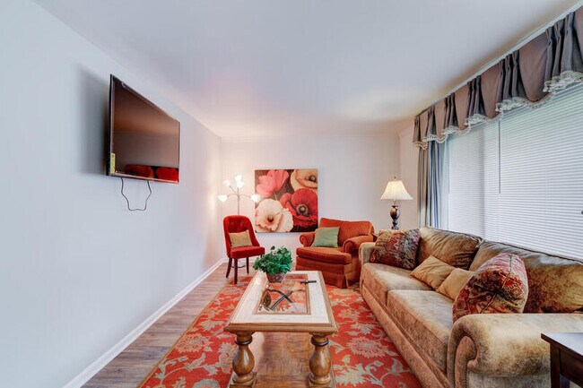 Building Photo - 5210 Thornleigh Dr