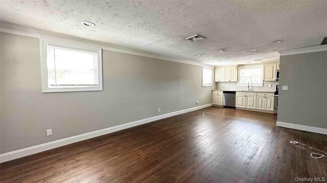 Building Photo - 27 Southridge Dr