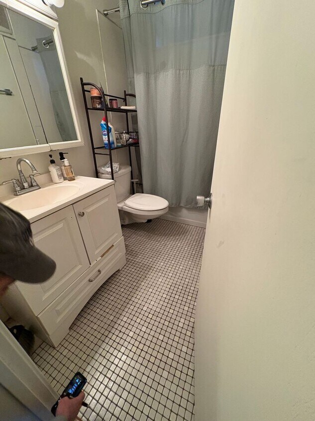 Foto del edificio - 6 Bedroom 2 Bathroom Central Davis Home